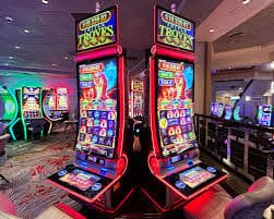 shan ko mee Live Casino Dealer ကစားနေသောပုံ